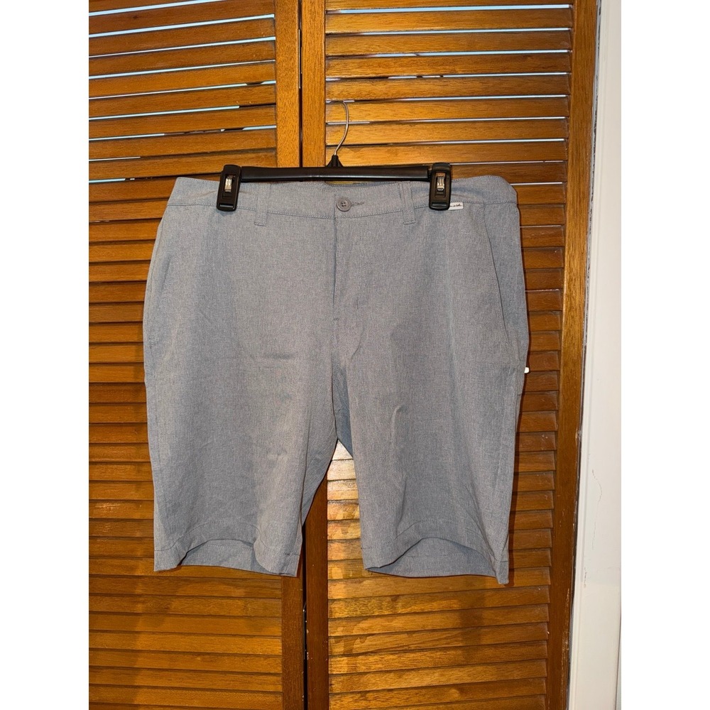 Travis Mathew Mens Beck Light Grey Shorts. Size 34 (NWTS)